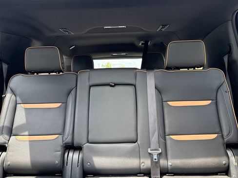 Used 2023 GMC Yukon XL AT4 w/ AT4 Premium Plus Package AWD/4WD image 29