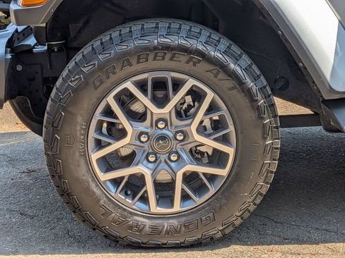 Used 2024 Jeep Wrangler Unlimited Sahara AWD/4WD image 30