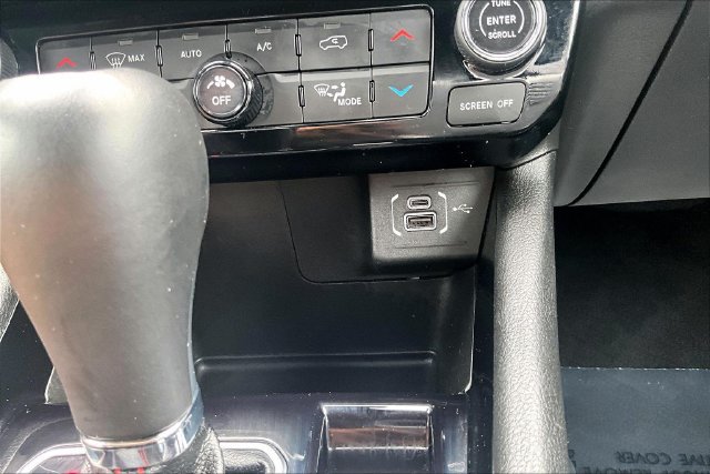 Used 2025 Jeep Compass Trailhawk AWD/4WD image 31