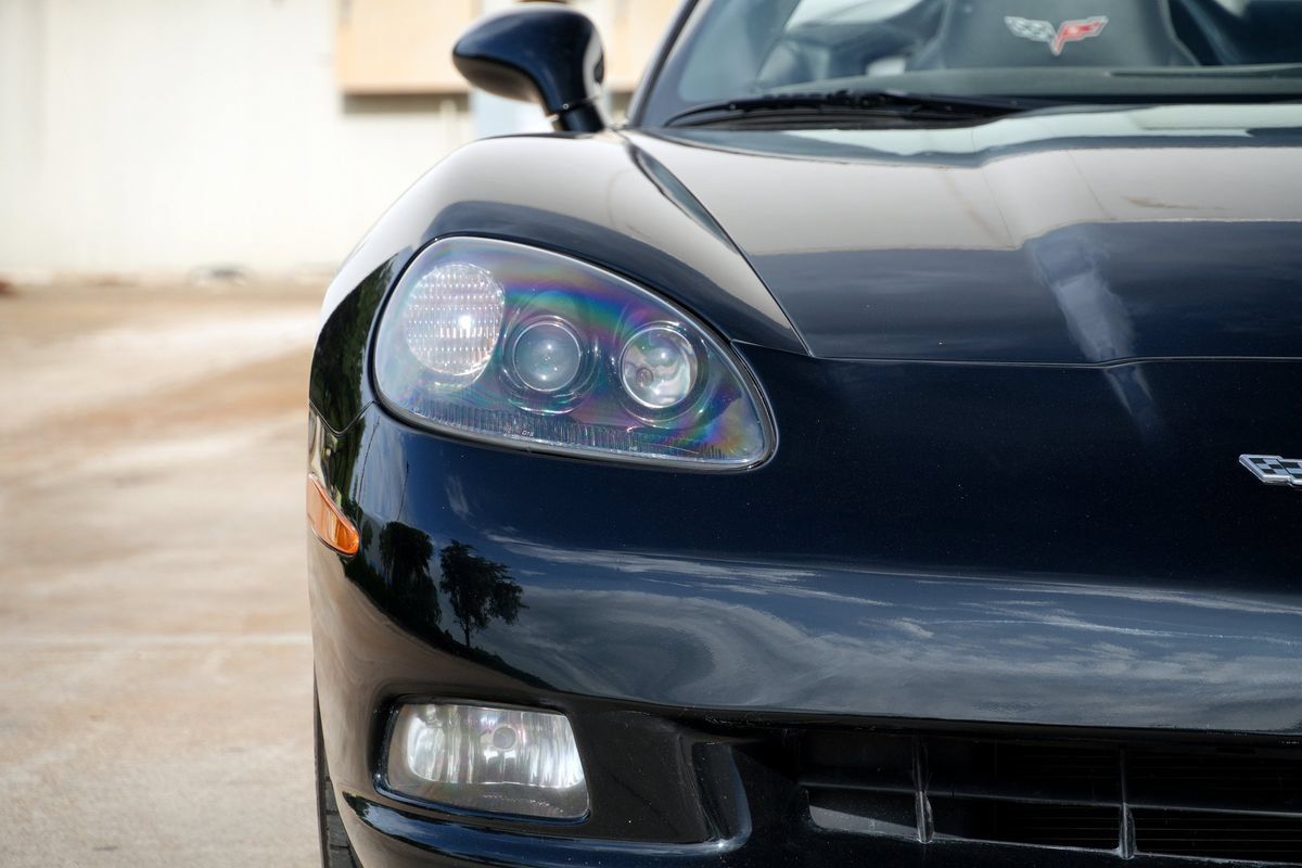Used 2007 Chevrolet Corvette Convertible w/ Preferred Equipment Group RWD image 18