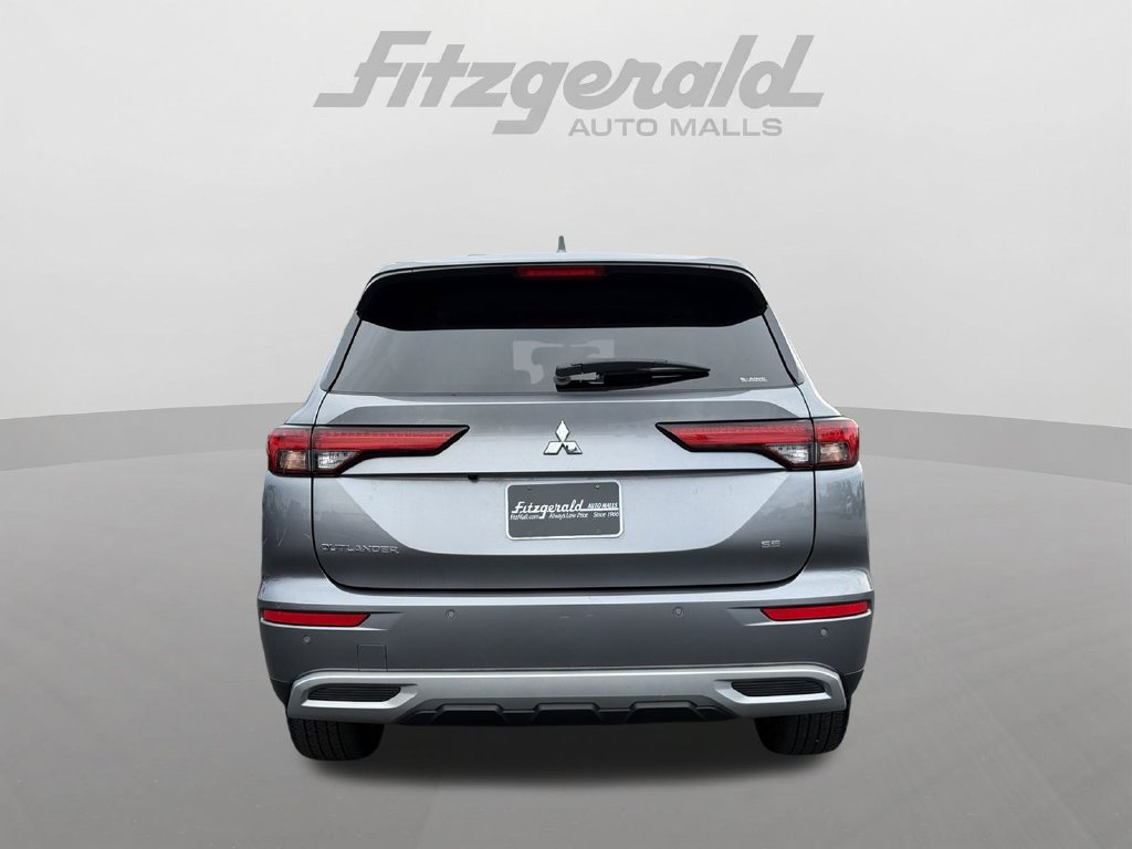 Used 2023 Mitsubishi Outlander SE AWD/4WD image 7