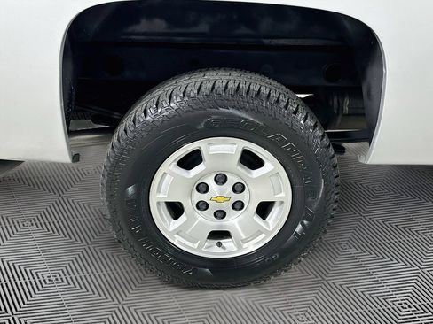 Used 2011 Chevrolet Silverado 1500 W/T AWD/4WD image 28