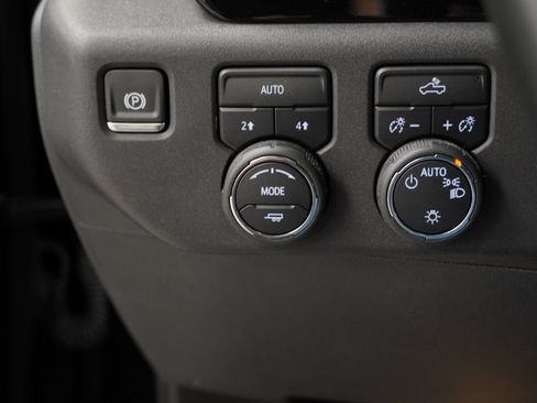 Used 2024 Chevrolet Silverado 1500 LT AWD/4WD image 22