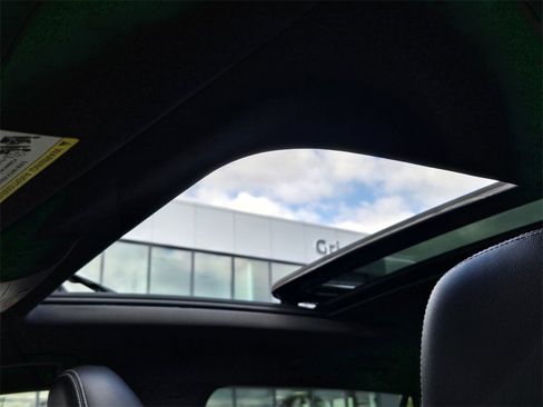 Used 2021 Volkswagen Atlas Cross Sport SE w/ Panoramic Sunroof Package image 15