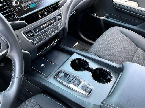 Used 2024 Honda Ridgeline Sport image 15