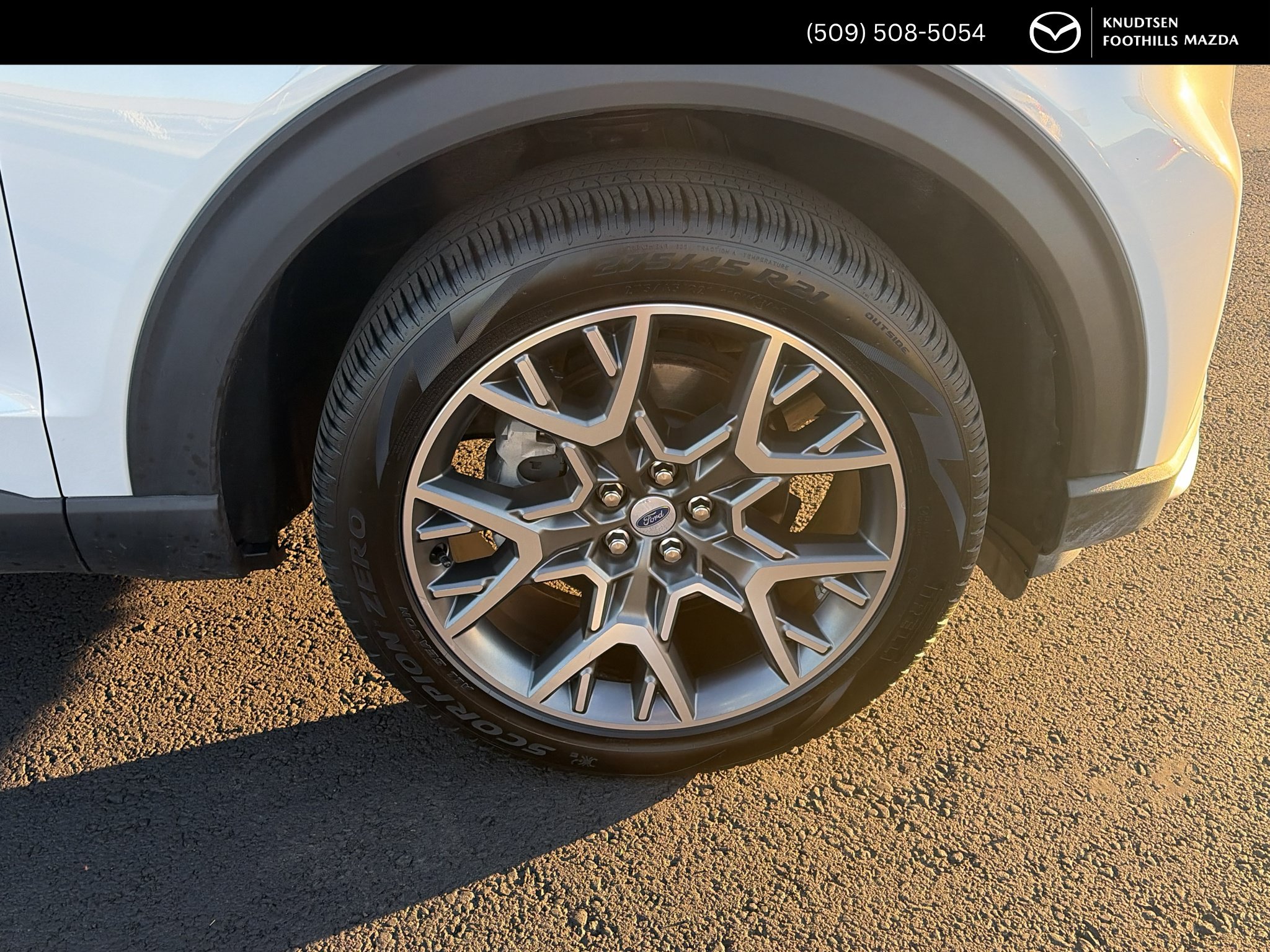 Used 2025 Ford Explorer Platinum w/ Ultimate Package AWD/4WD image 9