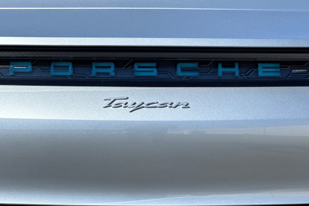 Used 2023 Porsche Taycan RWD image 33