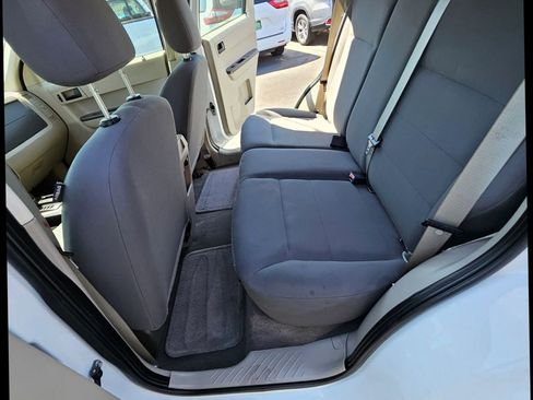 Used 2008 Ford Escape XLS image 12