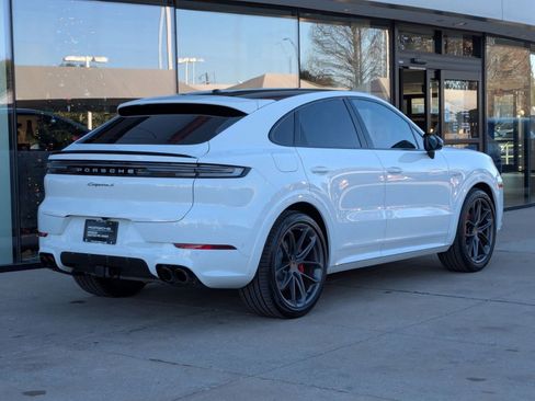 Certified 2025 Porsche Cayenne S image 9