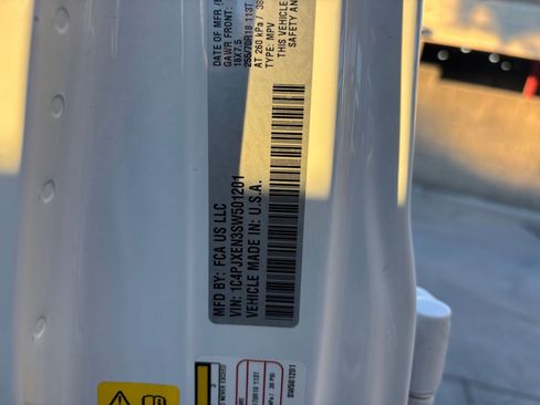 Used 2025 Jeep Wrangler Sahara image 29