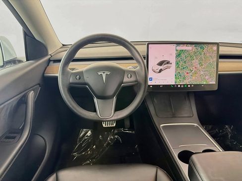 Used 2022 Tesla Model Y Long Range AWD/4WD image 21