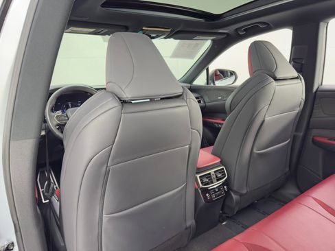 Used 2024 Lexus RX 500h F Sport w/ Convenience Package image 37