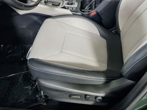 Used 2023 Subaru Forester Premium AWD/4WD image 18