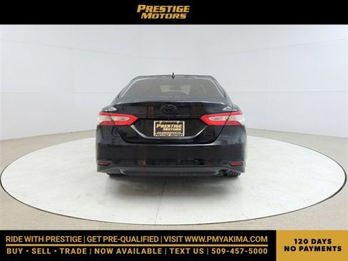 Used 2020 Toyota Camry LE image 6