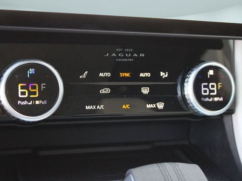 Used 2025 Jaguar F-PACE R-Dynamic S image 19