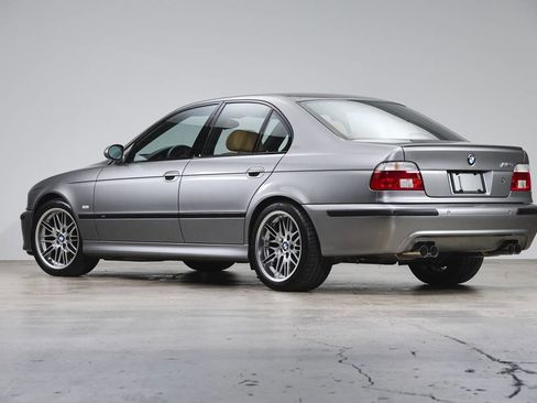 Used 2003 BMW M5 image 7