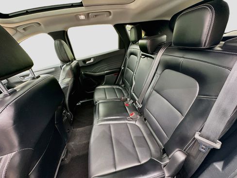 Used 2025 Ford Escape Platinum AWD/4WD image 27
