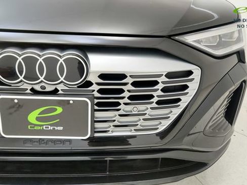 Used 2024 Audi Q8 e-tron Premium Plus w/ Premium Plus Package AWD/4WD image 25