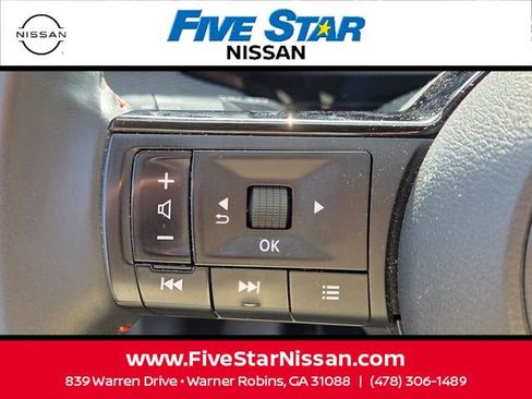 Used 2025 Nissan Kicks SR w/ Illumination Package FWD image 24