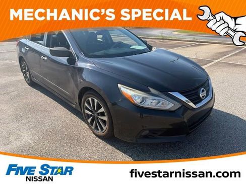 Used 2017 Nissan Altima 2.5 SV FWD image 3