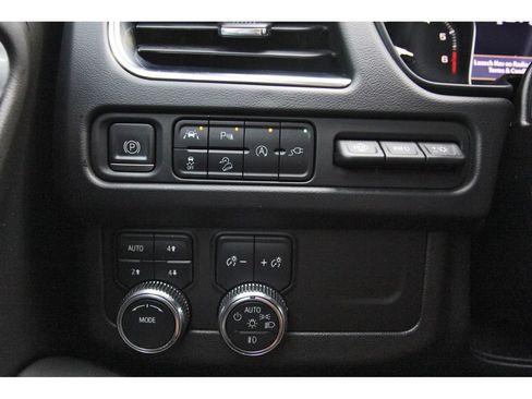 Used 2021 GMC Yukon AT4 w/ AT4 Premium Package AWD/4WD image 19