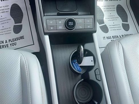 Used 2024 Hyundai Kona Limited image 7
