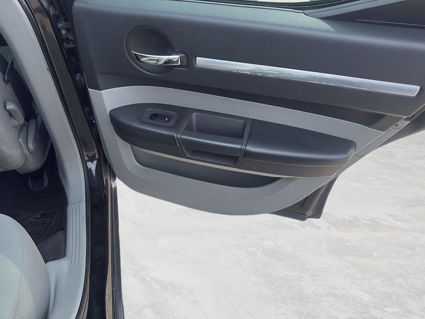 Used 2010 Dodge Charger SXT RWD image 35