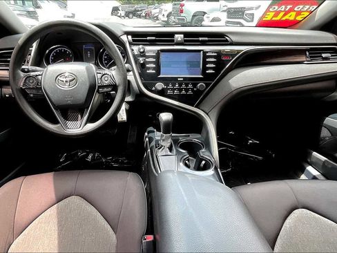 Used 2020 Toyota Camry LE FWD image 14