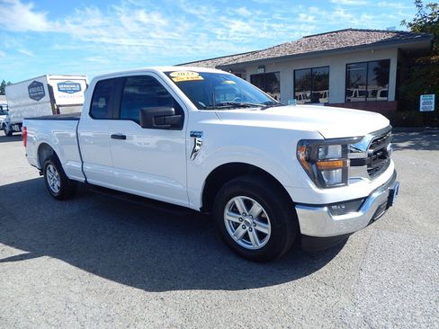 Used 2023 Ford F150 XLT w/ Trailer Tow Package image 10