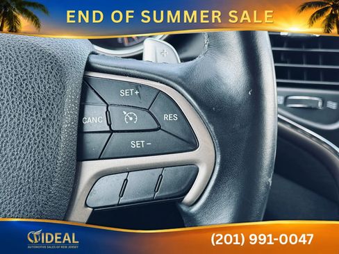 Used 2017 Jeep Grand Cherokee Laredo w/ Quick Order Package 23E AWD/4WD image 13