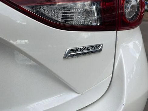 Used 2016 MAZDA MAZDA3 i Touring FWD image 11