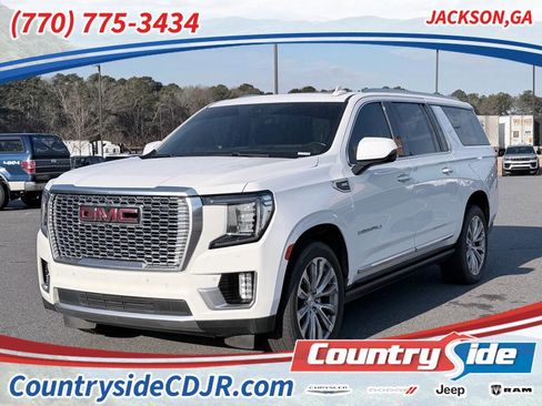 Used 2022 GMC Yukon XL Denali w/ Denali Premium Package image 1