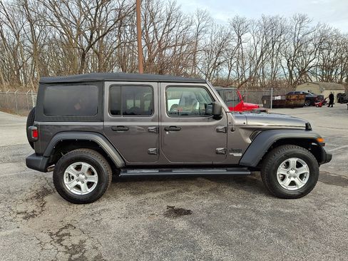 Used 2021 Jeep Wrangler Unlimited Sport image 9
