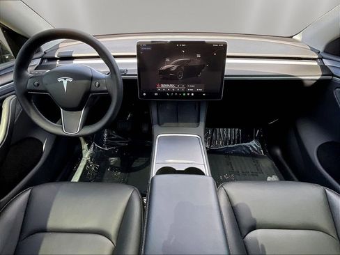 Used 2024 Tesla Model Y Long Range AWD/4WD image 7