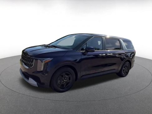 Used 2026 Kia Carnival FWD image 8
