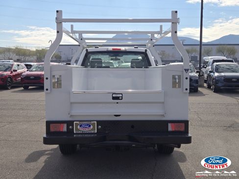 New 2026 Ford F250 XL w/ XL Chrome Package image 4