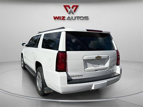 Used 2020 Chevrolet Suburban LT w/ Luxury Package image 9