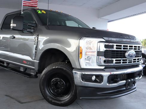 Used 2024 Ford F350 XLT AWD/4WD image 2