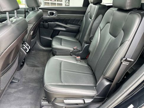Used 2022 Kia Sorento SX image 11