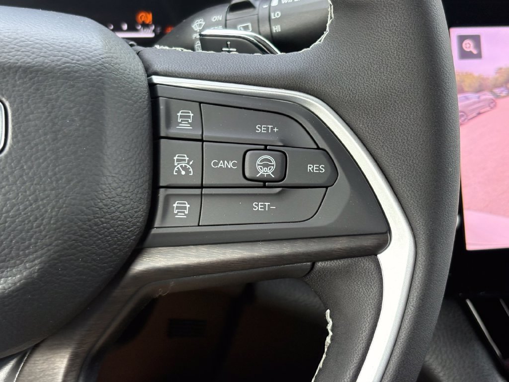 New 2026 Jeep Grand Cherokee 2WD image 32
