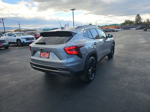 New 2026 Chevrolet Trax ACTIV w/ Sunroof Package image 4