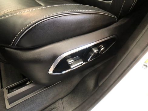 Used 2024 Jeep Grand Cherokee Overland w/ Luxury Tech Group IV image 11