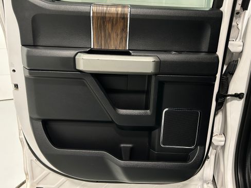 Used 2019 Ford F150 Lariat image 29