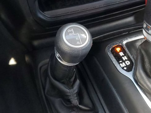 Used 2019 Jeep Wrangler Sport AWD/4WD image 25