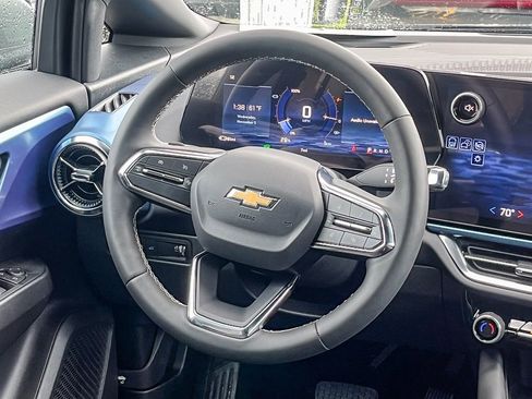 New 2026 Chevrolet Equinox EV LT image 14