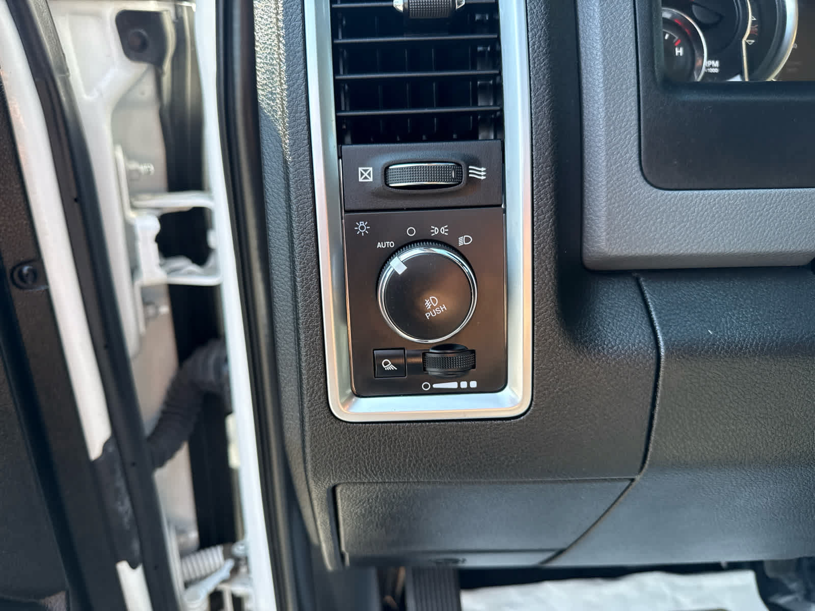 Used 2019 RAM 1500 Big Horn RWD image 17