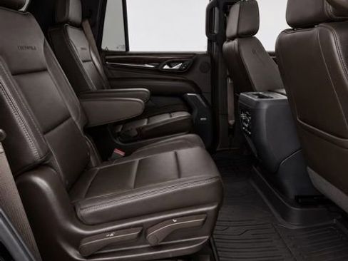 Used 2023 GMC Yukon Denali AWD/4WD image 17
