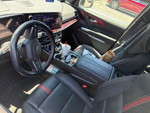 Certified 2024 Chevrolet Traverse RS FWD image 3