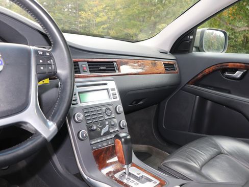 Used 2011 Volvo XC70 T6 image 11