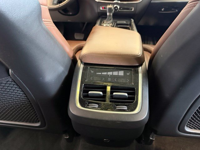 Used 2018 Volvo XC60 T6 Inscription w/ Luxury Seat Package AWD/4WD image 25